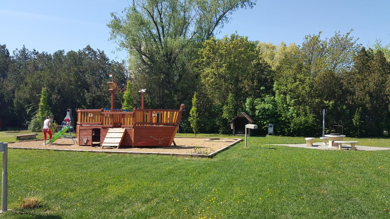 Surman Apartmanok Siófok Exterior foto